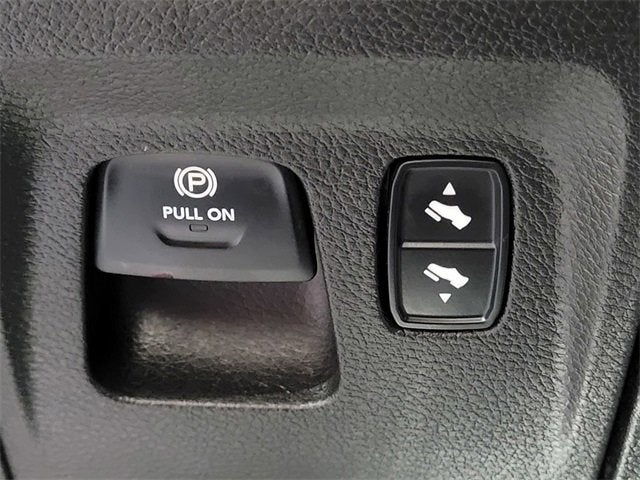 2019 RAM 1500 Laramie Crew Cab 4x4 5'7" Box