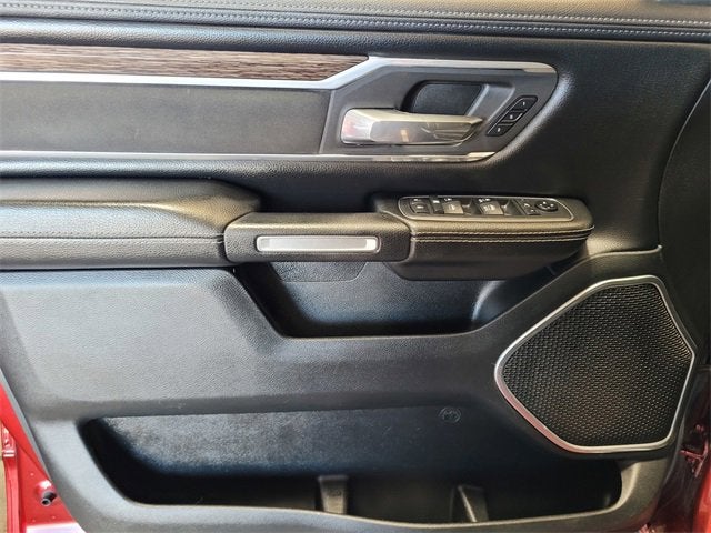 2019 RAM 1500 Laramie Crew Cab 4x4 5'7" Box