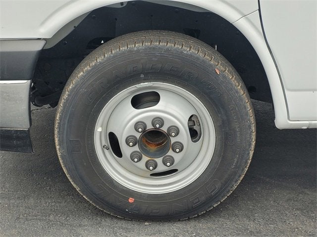 2024 Chevrolet Express Cutaway 3500 1WT