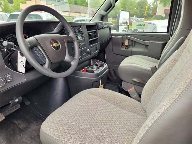 2024 Chevrolet Express Cutaway 3500 1WT
