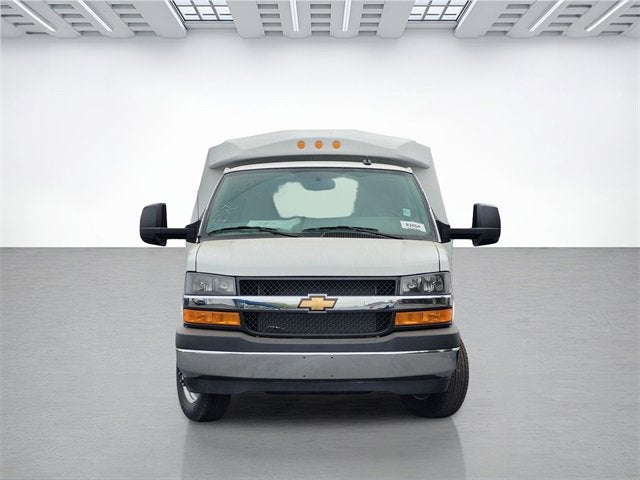 2024 Chevrolet Express Cutaway 3500 1WT