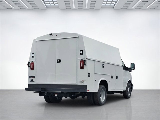 2024 Chevrolet Express Cutaway 3500 1WT