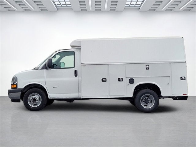 2024 Chevrolet Express Cutaway 3500 1WT