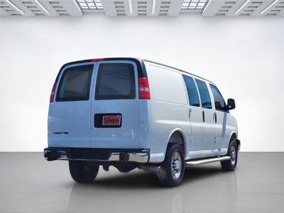 2025 Chevrolet Express Cargo WT