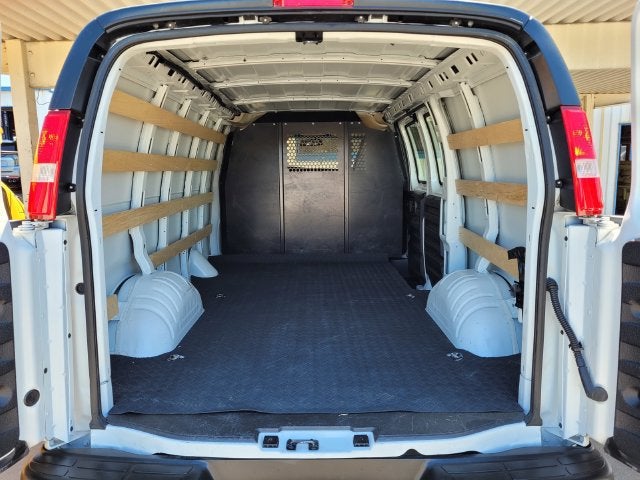 2025 Chevrolet Express Cargo WT