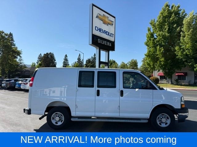 2025 Chevrolet Express Cargo WT