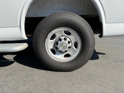 2025 Chevrolet Express Cargo WT