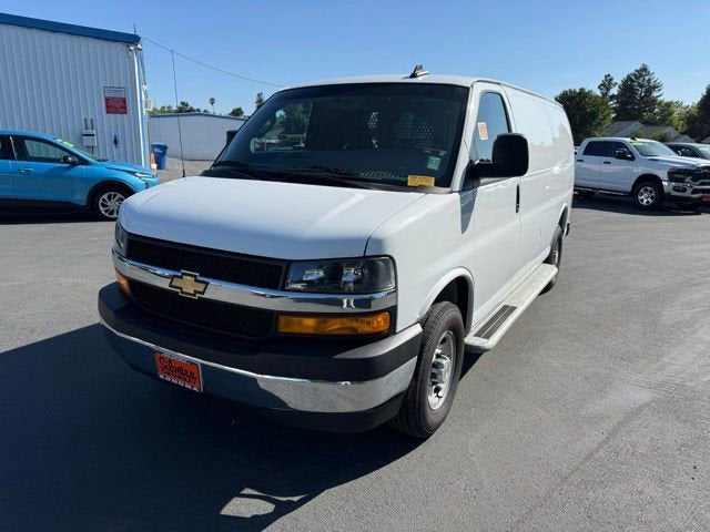 2025 Chevrolet Express Cargo WT