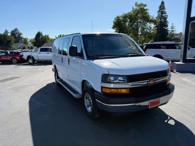 2025 Chevrolet Express Cargo WT