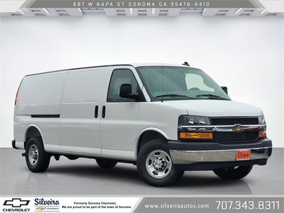 2025 Chevrolet Express Cargo 3500 WT