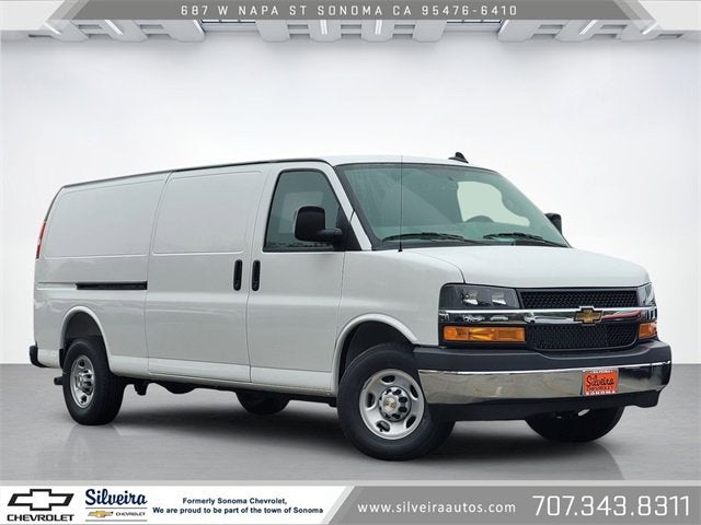 2025 Chevrolet Express Cargo 3500 WT