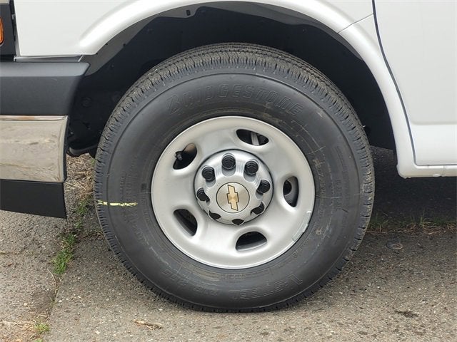 2025 Chevrolet Express Cargo 3500 WT