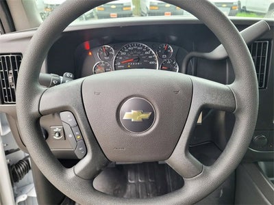 2025 Chevrolet Express Cargo 3500 WT