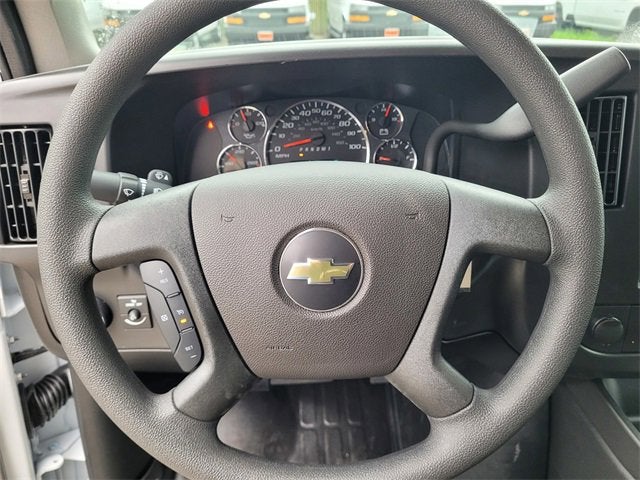 2025 Chevrolet Express Cargo 3500 WT