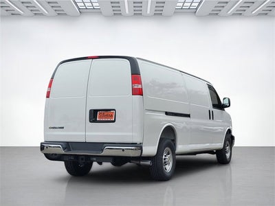 2025 Chevrolet Express Cargo 3500 WT