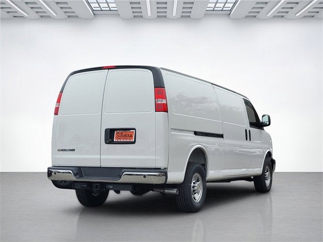 2025 Chevrolet Express Cargo 3500 WT