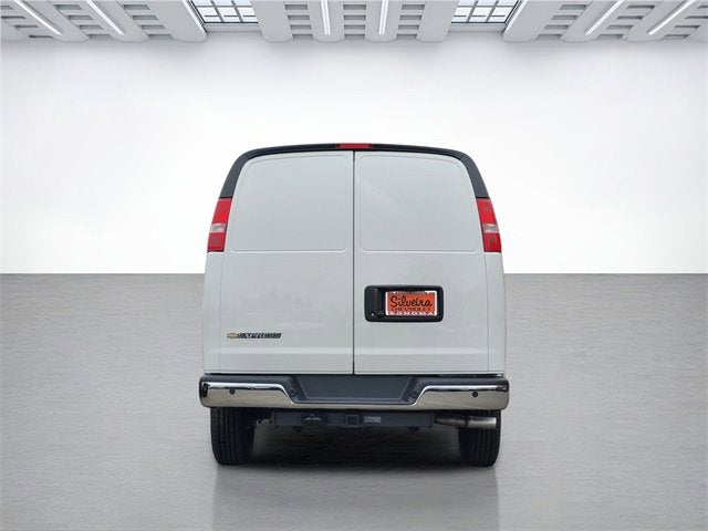 2025 Chevrolet Express Cargo 3500 WT