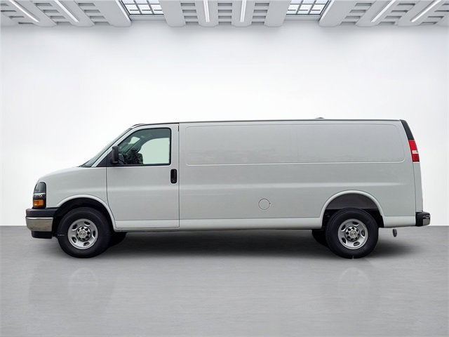2025 Chevrolet Express Cargo 3500 WT