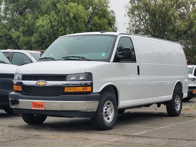 2025 Chevrolet Express Cargo 3500 WT