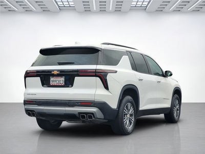 2025 Chevrolet Traverse LT