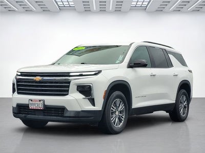 2025 Chevrolet Traverse LT