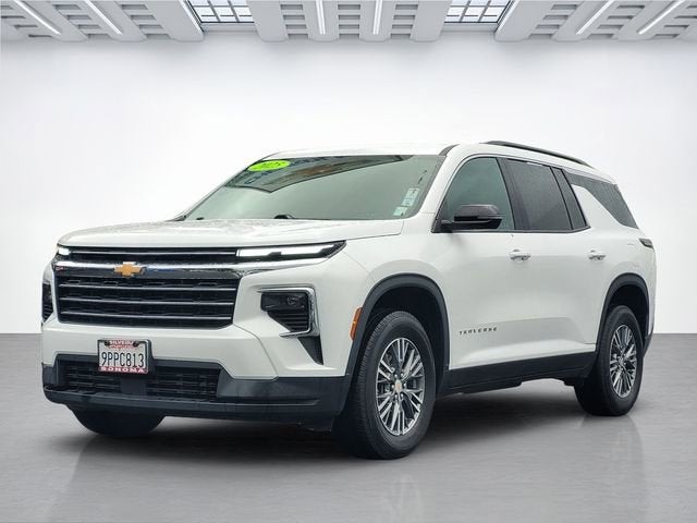 2025 Chevrolet Traverse LT