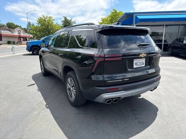 2025 Chevrolet Traverse LT