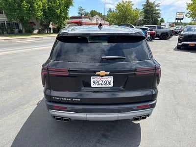 2025 Chevrolet Traverse LT
