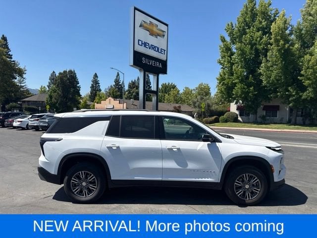 2025 Chevrolet Traverse LT