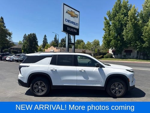 2025 Chevrolet Traverse LT