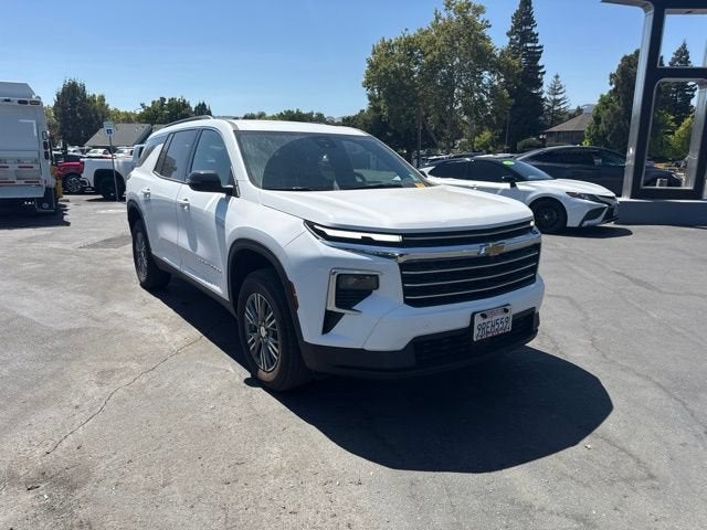 2025 Chevrolet Traverse LT