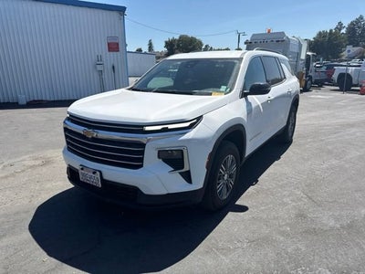 2025 Chevrolet Traverse LT