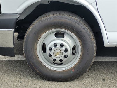 2024 Chevrolet Express Cutaway 3500 1WT