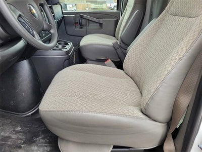 2024 Chevrolet Express Cutaway 3500 1WT