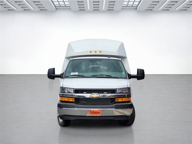 2024 Chevrolet Express Cutaway 3500 1WT
