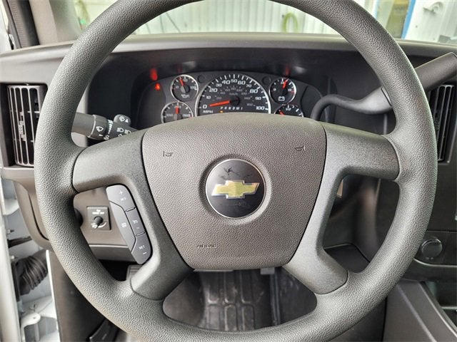 2024 Chevrolet Express Cutaway 3500 1WT