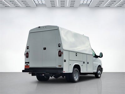 2024 Chevrolet Express Cutaway 3500 1WT