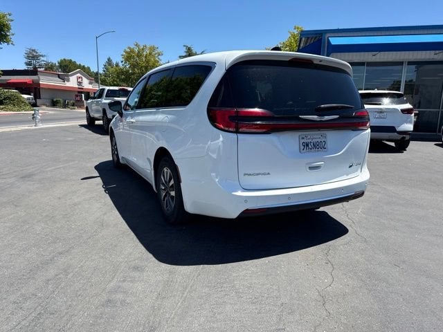 2024 Chrysler Pacifica Hybrid Select