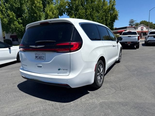 2024 Chrysler Pacifica Hybrid Select