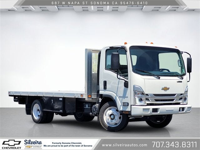 2025 Chevrolet Low Cab Forward 5500 XG MEDIUM ASH GRAY