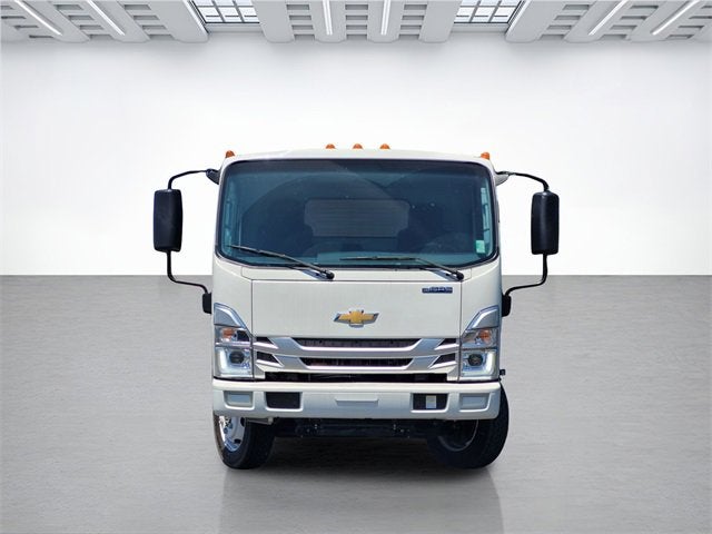 2025 Chevrolet Low Cab Forward 5500 XG MEDIUM ASH GRAY