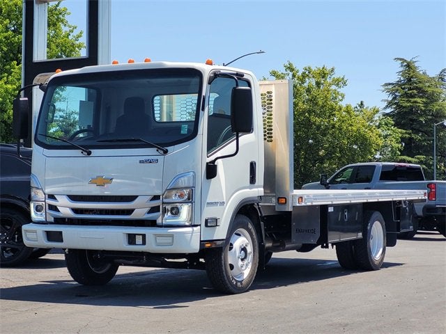 2025 Chevrolet Low Cab Forward 5500 XG MEDIUM ASH GRAY