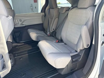 2024 Toyota Sienna LE
