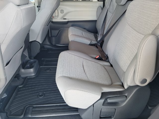 2024 Toyota Sienna LE