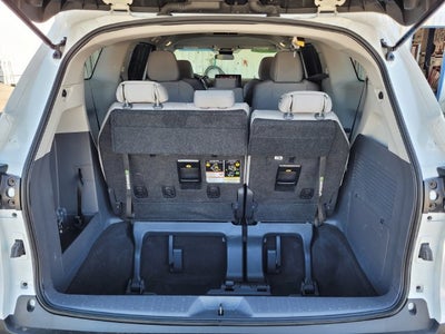 2024 Toyota Sienna LE