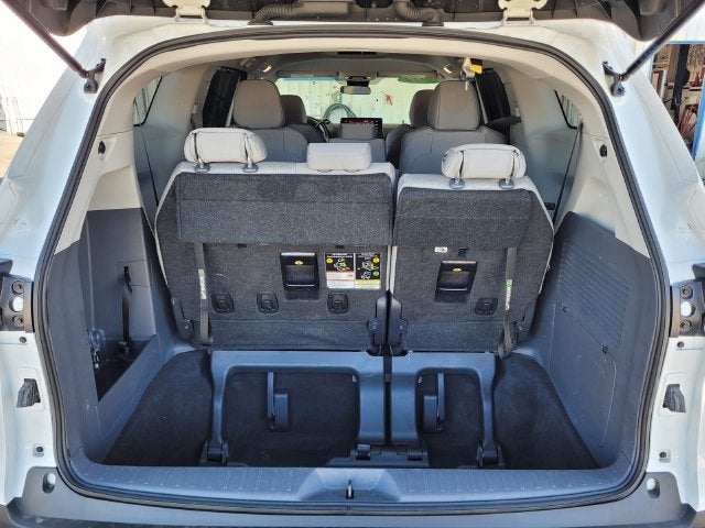 2024 Toyota Sienna LE