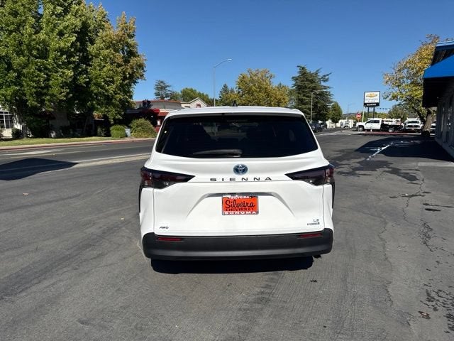 2024 Toyota Sienna LE