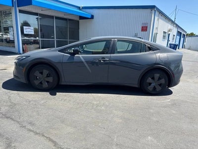 2025 Toyota Prius LE
