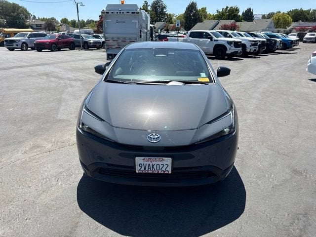 2025 Toyota Prius LE