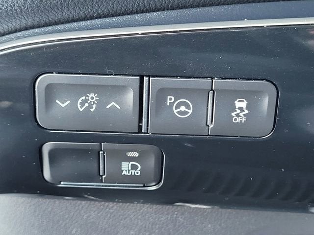 2022 Toyota Prius L Eco